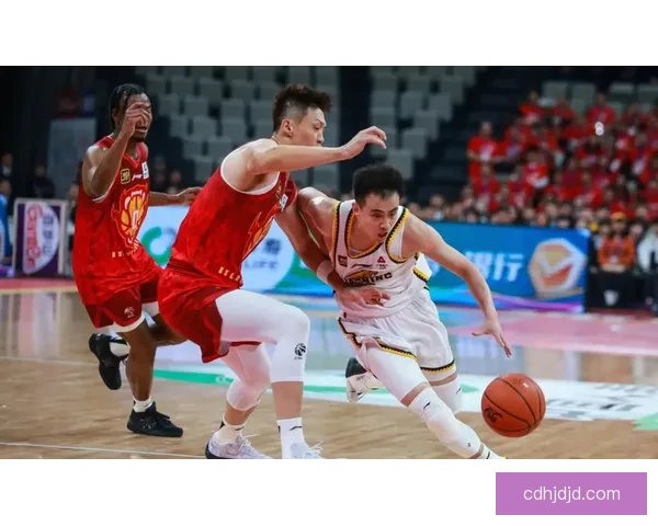 辽宁主场逆转北京，精彩对决引发球迷热议与战术分析