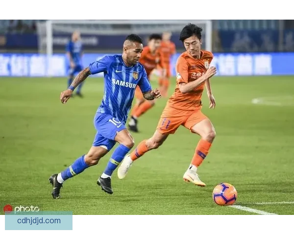 苏宁鏖战鲁能 谁能在激烈对决中夺得关键胜利